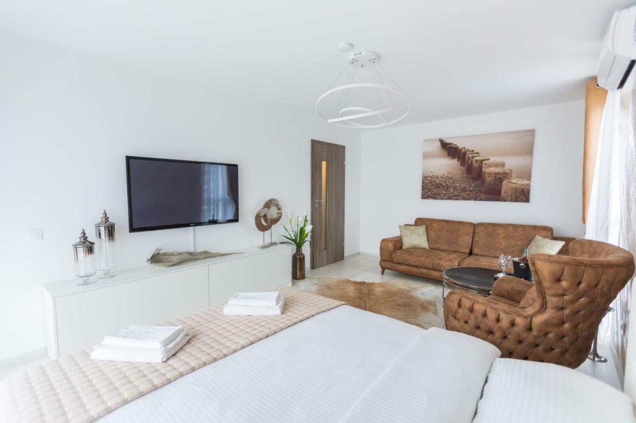 Apartment Alonisos Lux Braşov Exterior foto